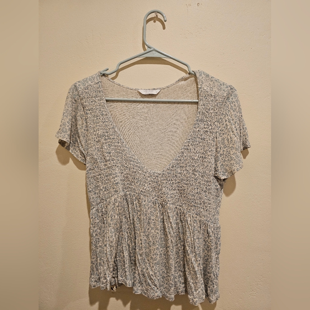 Women's Light Blue And Cream Gray Patterned Top
